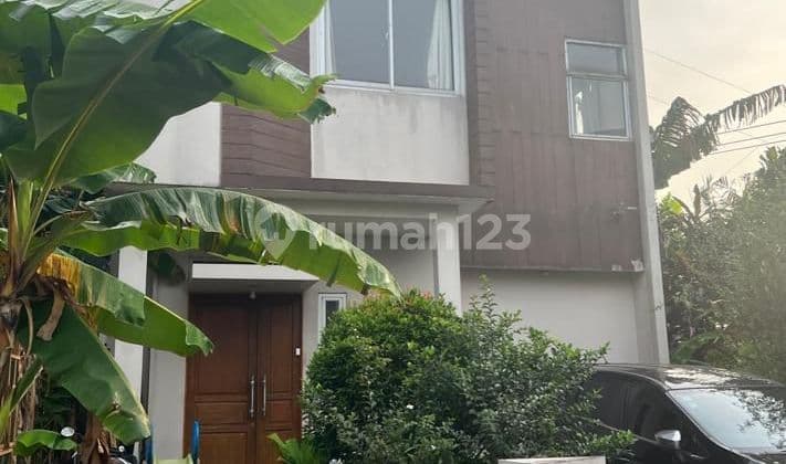 Rumah Terawat Siap Huni Dalam Perumahan Akses Pintu Tol Cibubur