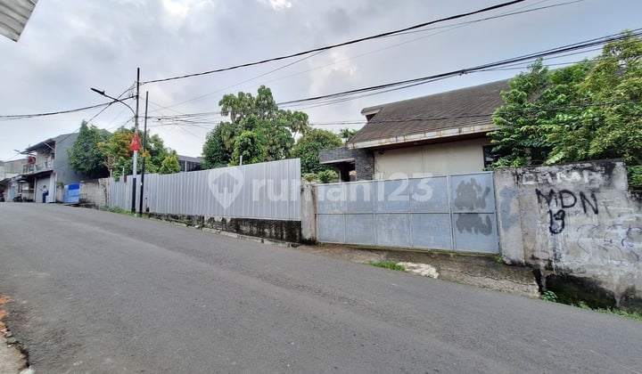Tanah Masih Ada Bangunan di Pinggir Jalan Raya Lenteng Agung