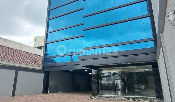 6-Storey New Office Building + Rooftop by Main Road in Menteng