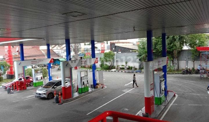 Cheap Sale of Land and Still Active Gas Station in Lebak Bulus