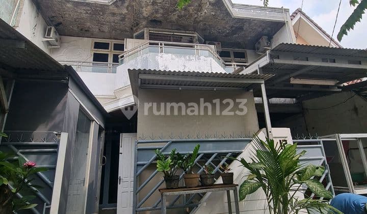 Affordable House in Pejompongan Dalam