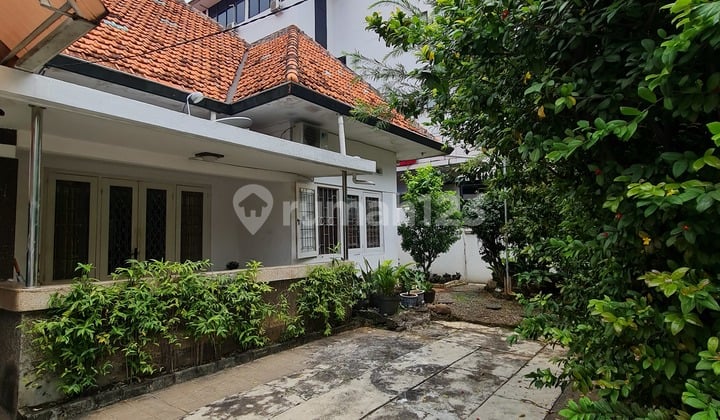 Rumah SHM di Jalan Cikini V dekat ke lokasi Elit Menteng
