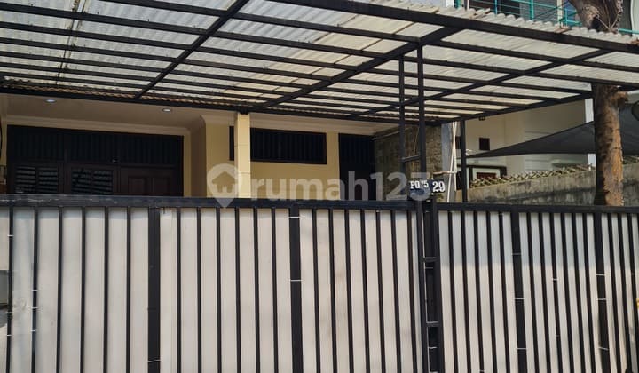 Rumah 2 Lantai di Jalan Pinang Nikel II