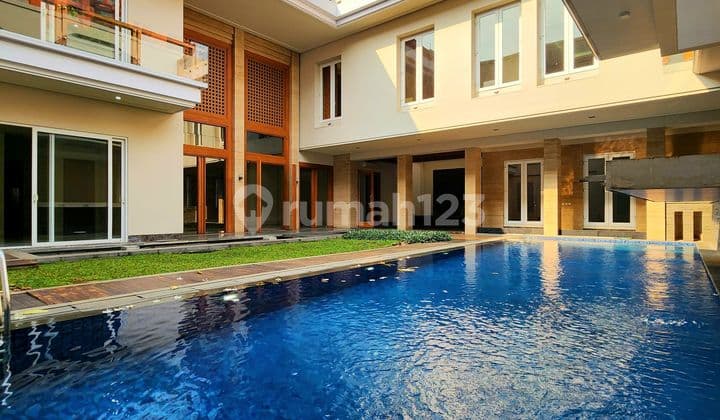 Luxury and Modern 3-Story House on Jalan Kencana Indah Near Pondok Indah Golf Hill Area