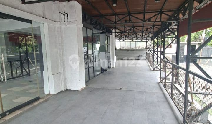 Diewakan Ruang Usaha Ex Cafe di Sayap Riau Bandung