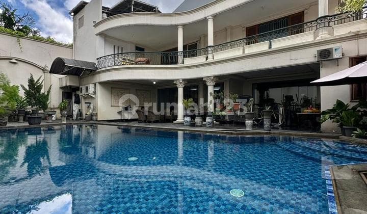Rumah Premium 2 Lantai Siap Huni Lokasi Strategis dengan Kolam Berenang @Pondok Indah