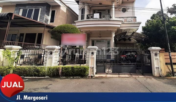Rumah Mewah di Jl. Margosari, Strategis, Bagus & Siap Huni