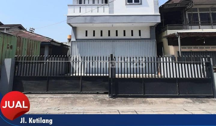 2½-story shop house in the city center - on Kutilang St., Pontianak