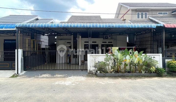 Rumah Siap Pakai Dikomplek Royal Mansion - Shm