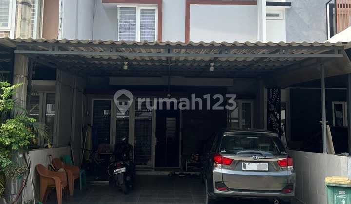 Rumah 2 Lantai Siap Huni di Green Court Cengkareng, Strategis, Bebas Banjir