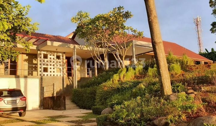 READY TO OCCUPY KEMANG HOUSE MINIMALIST CLASSIC 5 BEDROOMS W/ POOL