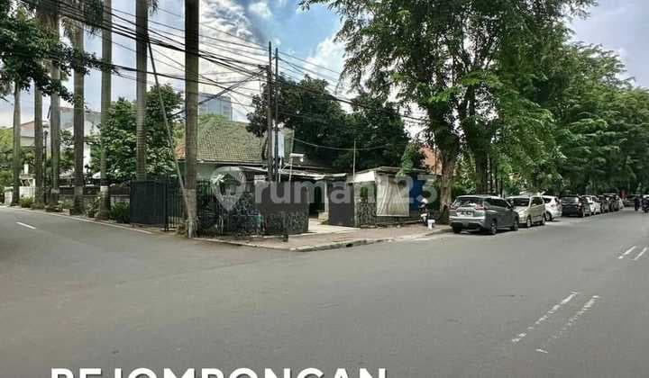 PEJOMPONGAN HITUNG TANAH AREA KOMERSIL DI JAKARTA PUSAT
