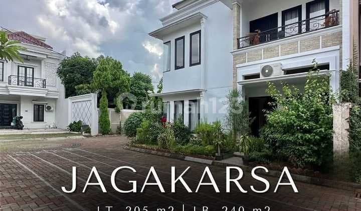 RUMAH BAGUS,DALAM TOWNHOUSE DI JAGAKARSA JAKARTA SELATAN