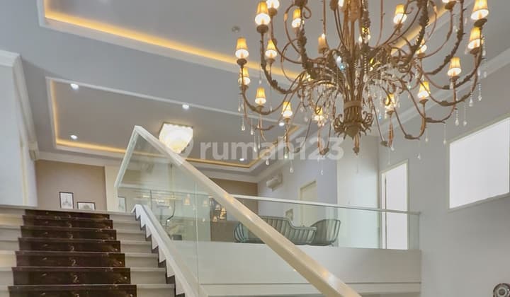 Dijual Rumah Mewah Graha Famili 15X30 Hunian Prestise di Surabaya Barat