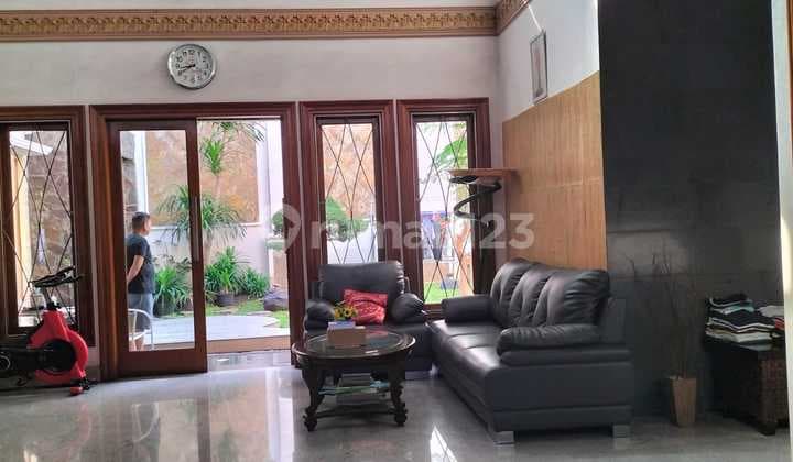 Disewakan.rumah Lux 2 Lantai Raya Satelit Indag@. Sukomanunggal@surabaya Barat