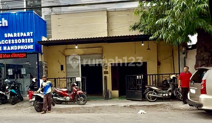 Rumah Strategis Pusat Kota Mojokerto Jl Raden Wijaya Sederet Bank. Hotel. Dll Rumah SHM