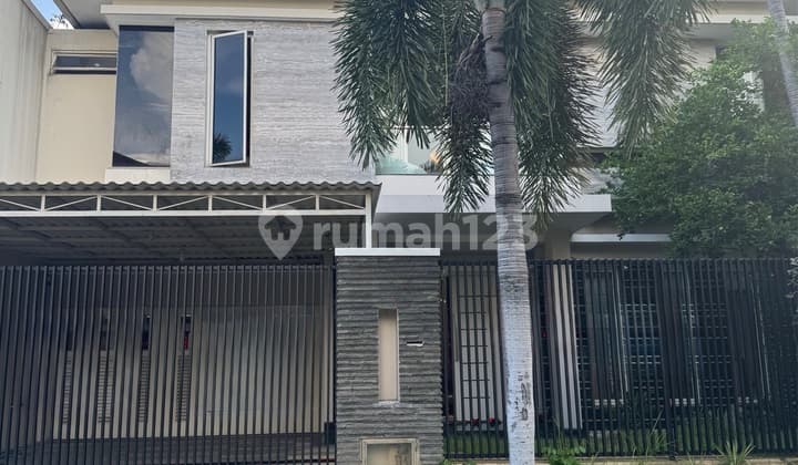 Rumah Mewah Full Furnish Graha Family