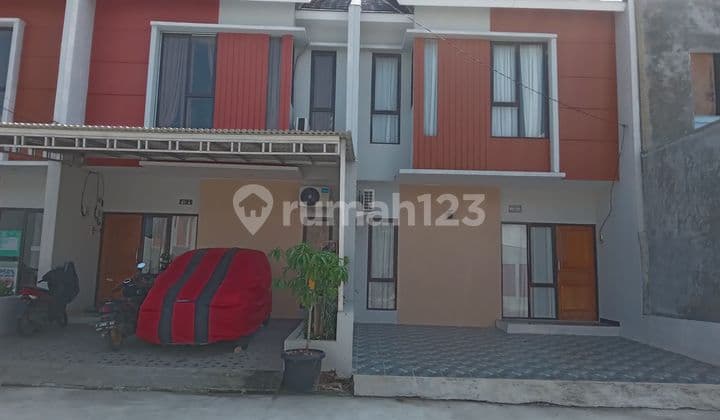 Cluster Greenwood Residence