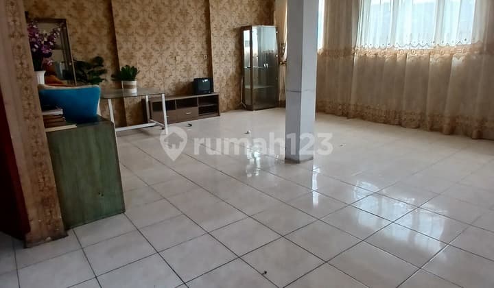 For Quick Sale: Three-Storey Shop House on Sukamenak Raya with Rooftop