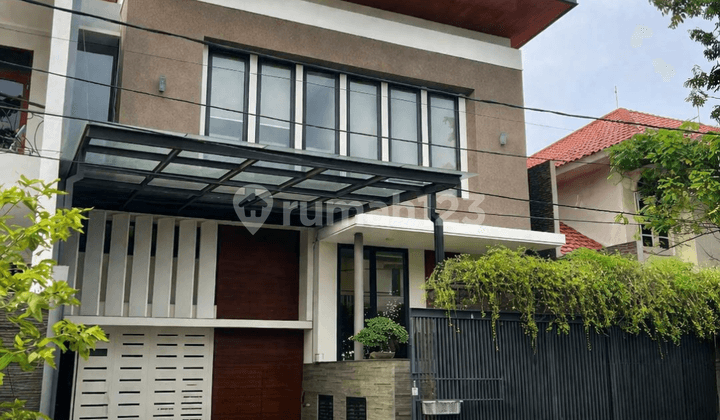 Rumah Split Level Modern Tropical - Galaxi Bumi Permai Araya Tahap 1 Surabaya Timur