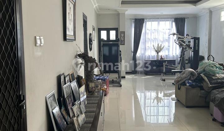 Hot Prospect, Quick Sale Furnished Shop House + Residence Main Road Location Teuku Umar Barat Near Seminyak and Kerobokan