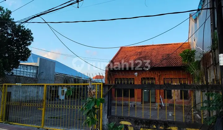 Rare... Fast Rental for Business Location on Teuku Umar Main Road, Commercial Area Environment