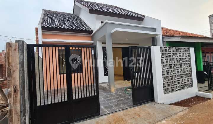 Rumah Minimalis Modern selangkah ke Jl Curug Raya , Bojongsari Depok