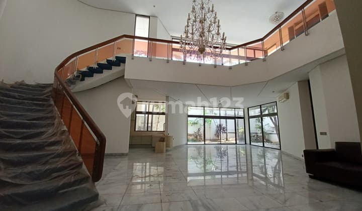 Dijual rumah di Permata Hijau