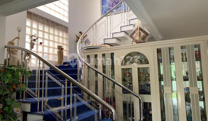 Dijual rumah di Intercon taman kebon jeruk