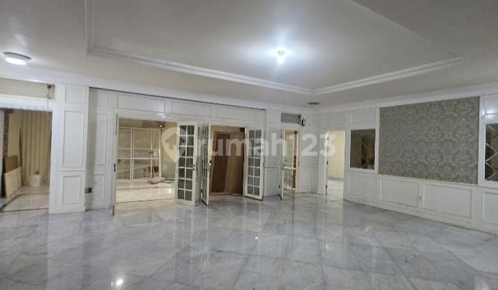 For Sale Very Strategic House in Gandaria