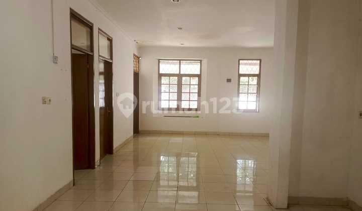 Disewakan Rumah Luas Leluasa Siap Pakai Masuk Komplek Daerah Peta Bandung