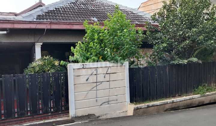 House on Jl. Bendi Tanah Kusir, Kebayoran Lama, South Facing