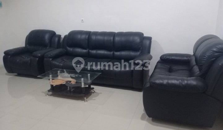 279-Disewakan Rumah Green Garden Regency 3 BR 2 Lantai Furnished