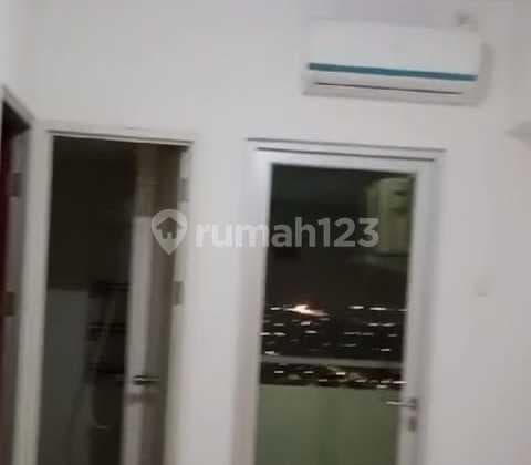 0848 - Disewakan Apartemen Gunawangsa Tidar 2BR Lt 27 Kosongan
