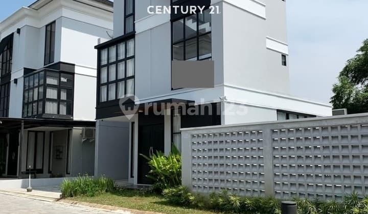Dijual Rumah Brand New Colonial Modern Ada Swimming Pool
