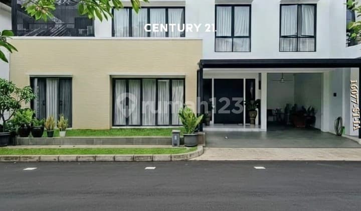 For Sale Luxury House in One Gate Cluster Equipped with Swimming Pool