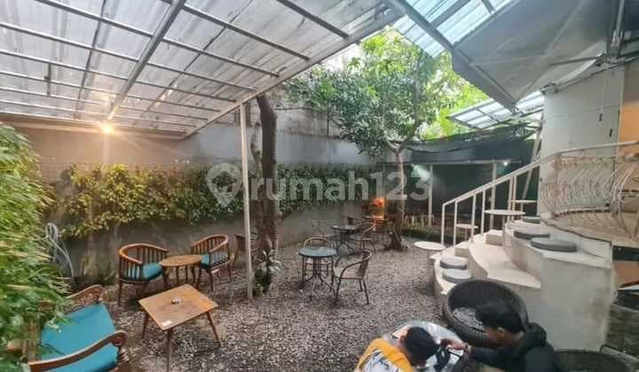 Dijual Rumah Ex Resto Dipinggir Jalan Raya, Cocok untuk Usaha Resto, Cafe, Kantor, Dll di Cirendeu Ciputat Timur Tangerang Selatan.