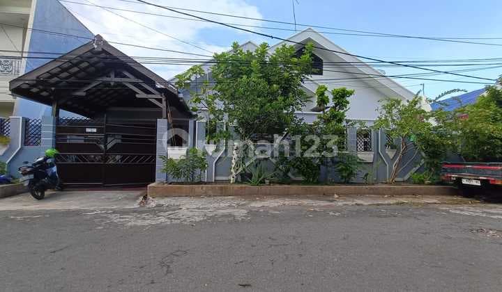 Quick Sale: Dharmahusada Permai House Behind Galaxy Mall, Near Merr Kertajaya, Close to Unair, Area 400 m², Price 16 Million Per Meter, Negotiable.