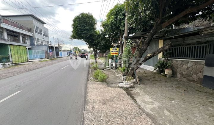 Rumah Raya Wisma Lidah Kulon Cocok Untuk Tempat Tinggal / Usaha / Kantor Siap Huni Lokasi 10 Menit Ke Tol Gresik