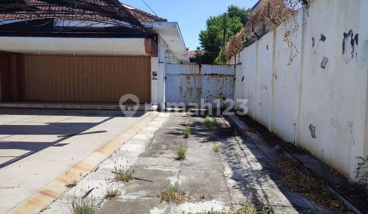 Rumah Jalan Bubutan Pusat Kota