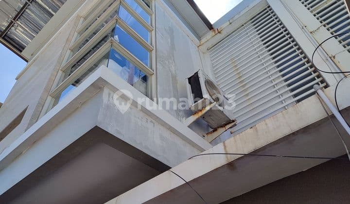 Rumah the royal park residence gunung anyar surabaya minimalis