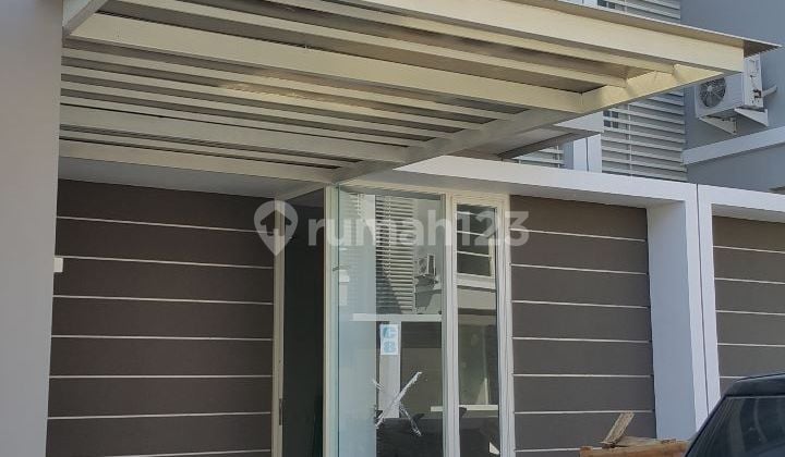 Rumah The Royal Park Residence Gunung Anyar Rungkut Semi Furnished Siap Huni