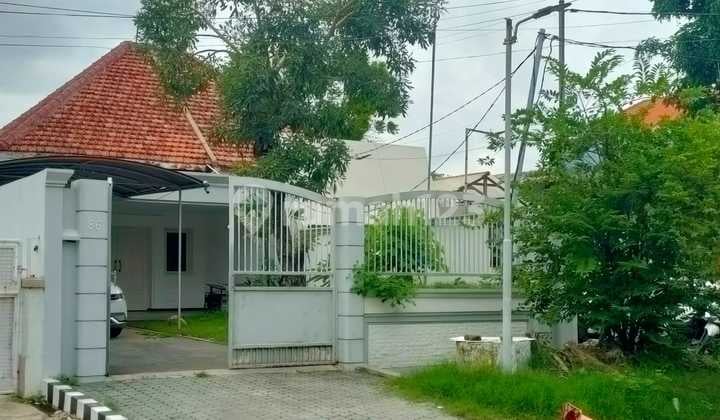Rumah Pusat Kota Jalan Untung Suropati Cocok Buat Cafe Resto
