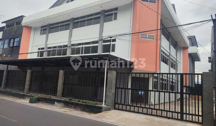 DIJUAL GEDUNG GUNUNG SAHARI 1319m2 HADAP SELATAN, 4 LANTAI, STRATEGIS, KODE DS