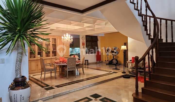 Pearl Beach House 500m2, 2 floors, north, good condition, ready to move in.