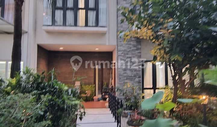 Rumah Springhill Kemayoran 153M2 Hadap Selatan, 4 Lantai,Kode Ah