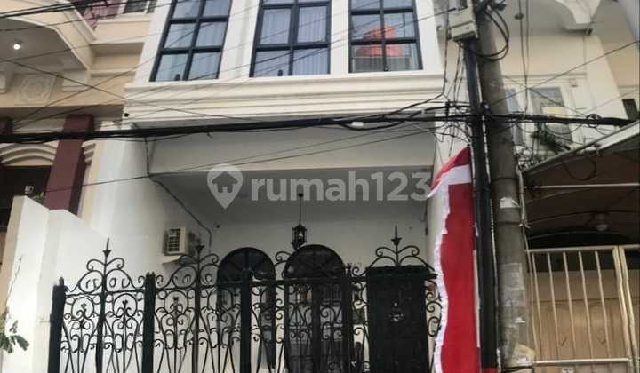 Rumah cantik di sunter, dekat mall dan pasar , kode Fr