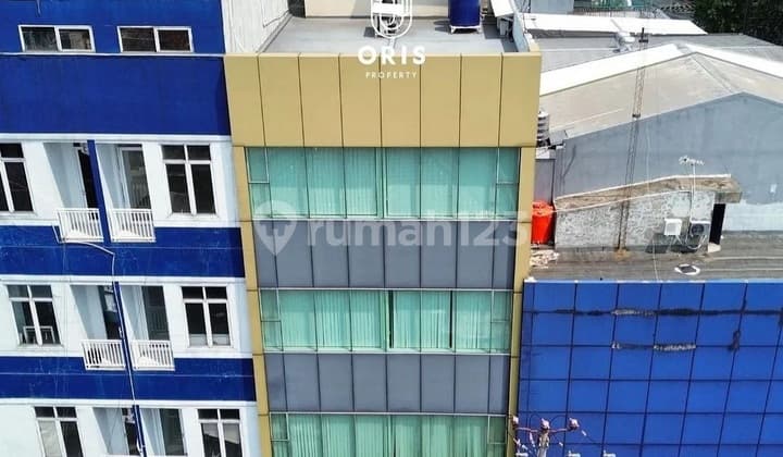 FOR SALE ARTERI PONDOK INDAH RUKO GANDENG NEWLY RENOVATED COCOK UNTUK KLINIK KANTOR