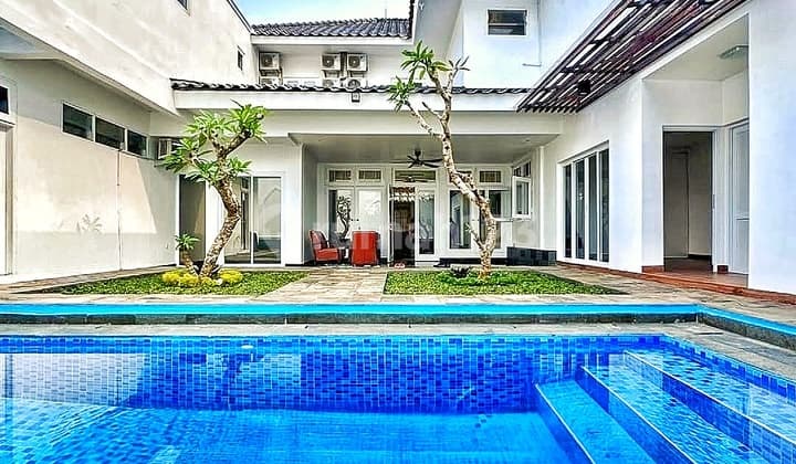 Dijual Rumah Cipete Cilandak Sangat Nyaman Siap Huni Bangunan modern Minimalist House