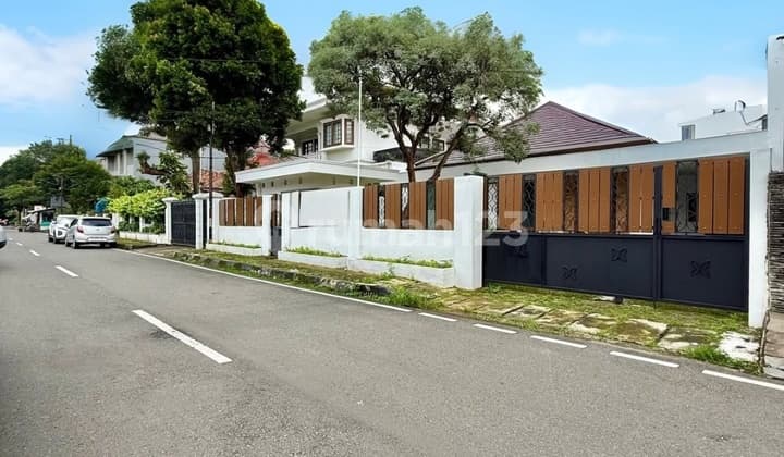 For Sale Menteng Rumah Siap Huni Jalan Lebar Lingkungan Tenang Bebas Banjir